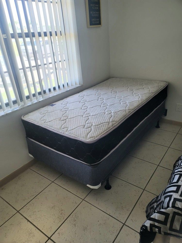 NEW TWIN-PLUSH MATTRESS AND BOX SPRING - 2PC