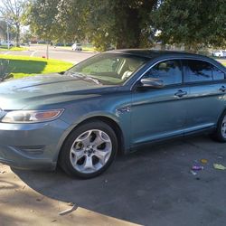 2010 Ford Taurus