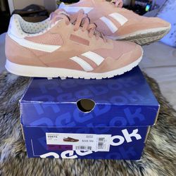 REEBOK SIZE 6