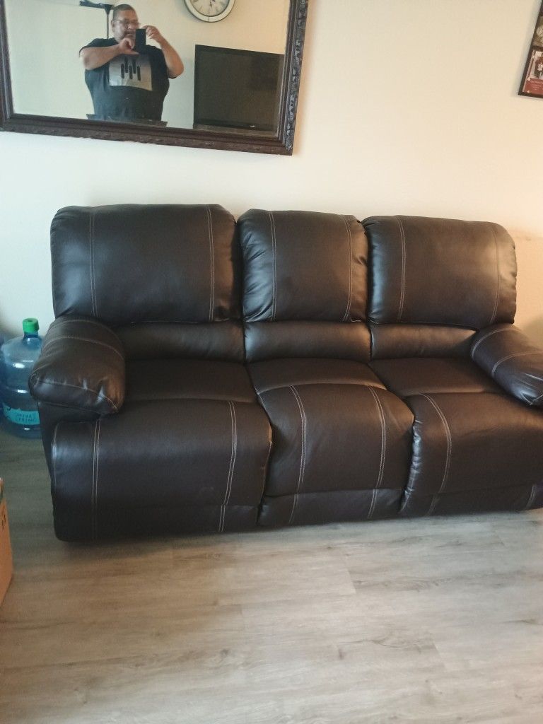 Sofa Muy Buenas Condiciones De Piel
