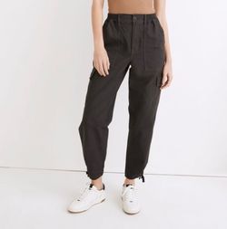 Madewell garment dyed black cargo joggers pants, size 26