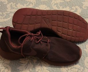 Nike Roshe One Size 9