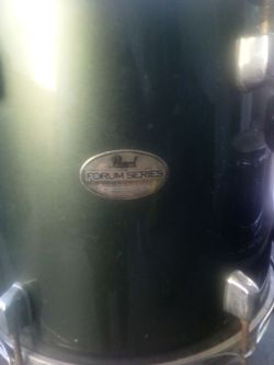 Tom drum- Pearl Forum series