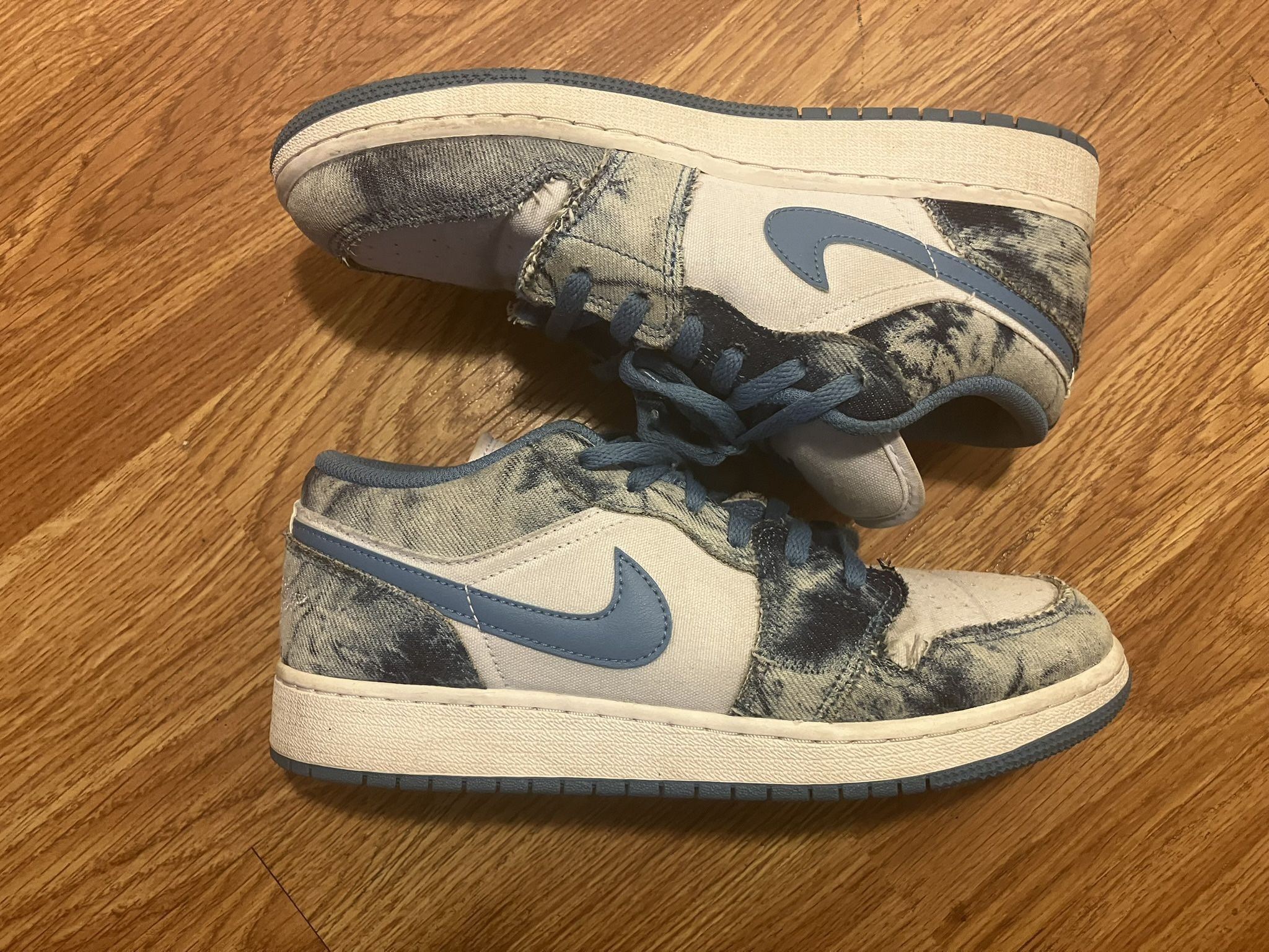 Nike Air Jordan Retro 1s Denim Size 6.5 Youth