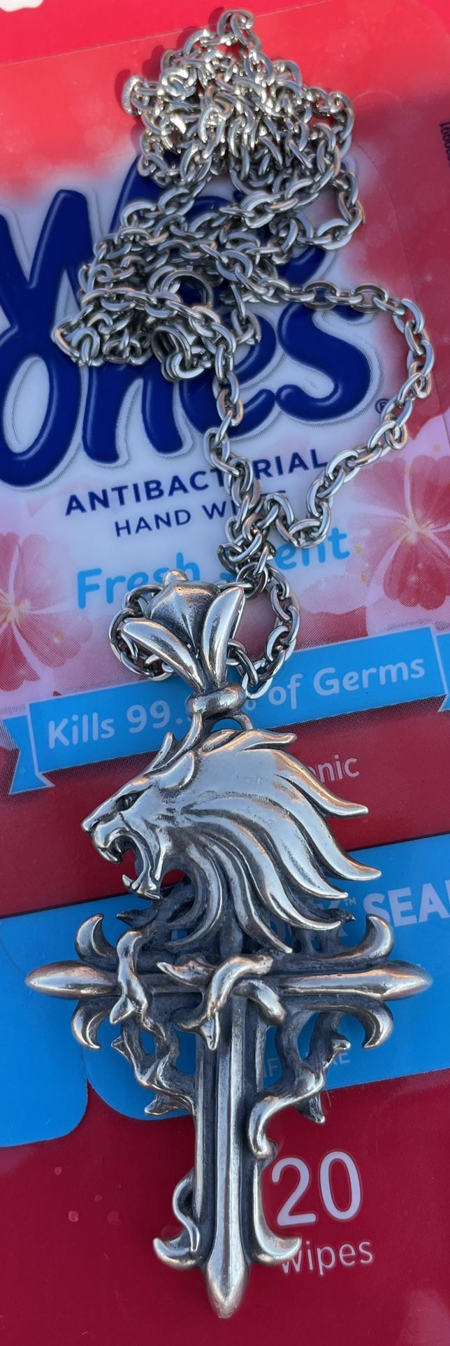 FINAL FANTASY 8 Squall Leonhart Silver Necklace Sleeping Lionheart 2003 SV925