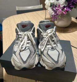 New Balance 9060 Grey Sneakers