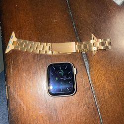 Apple Watch SE 40mm With Band 