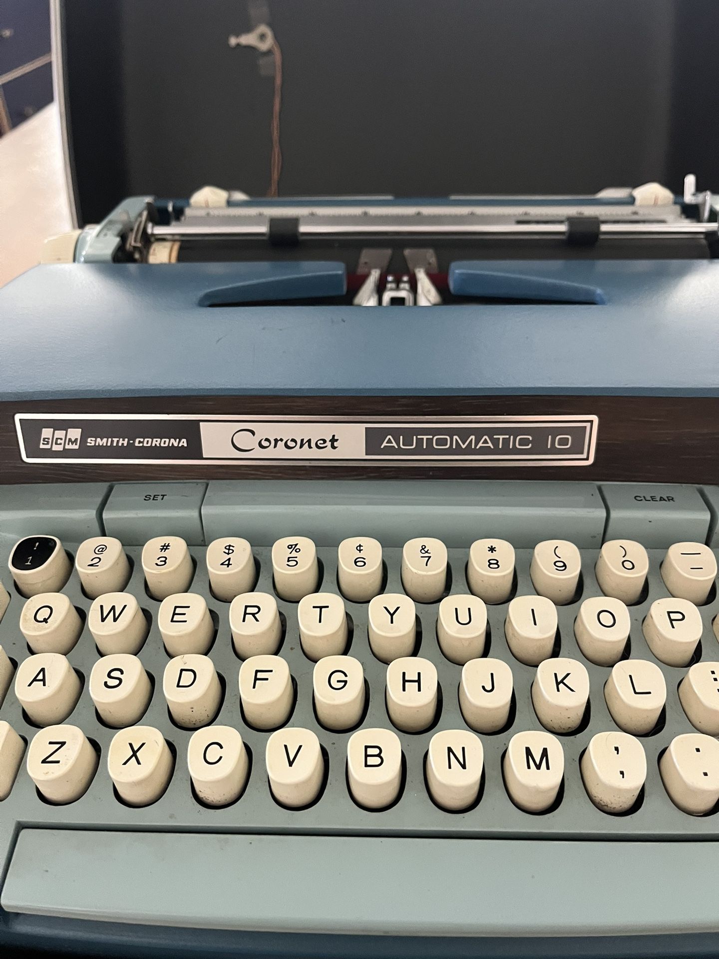 Smith Corona Coronet Automatic 12 With Case and Key - 1970’s Works