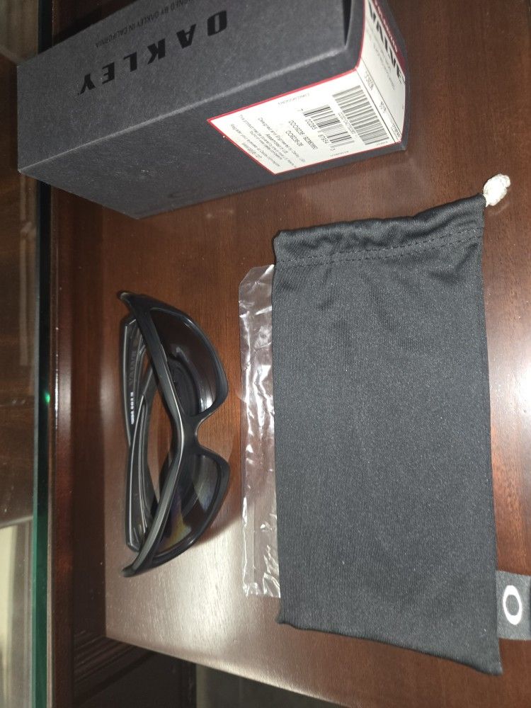 Brand new in box never used Oakley Valve Polarized Sunglasses