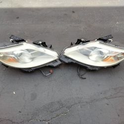 2010-2012 Mazda Cx-9 Headlights Xenon With Lights Bulbs And Accessories OEM.