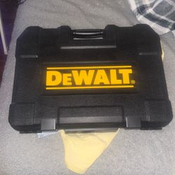 Dewalt Mechanics Tool Set 1/4” & 3/8” And 1/2” Drive 205 Piece Tool Set