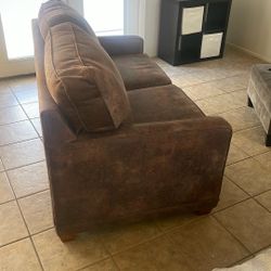 LA Z BOY Love Seat 
