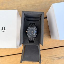 Black Nixon Time Teller Watch