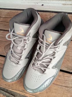 Shaq Mid-Top Basketball Sneakers