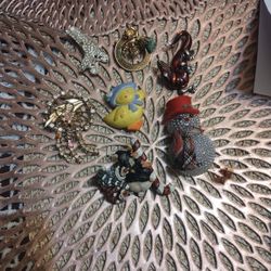 Vintage Brooches 7 For $ 5 Bundle 