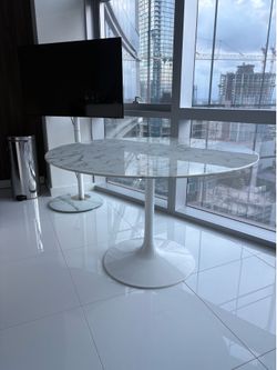 Modern Round Tulip Style Dining Table - 48”