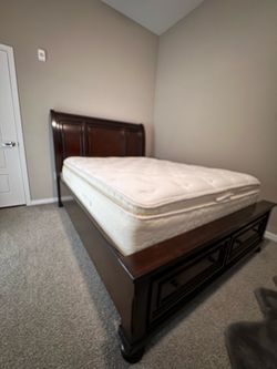 Queen Bedroom Set - Good Condition