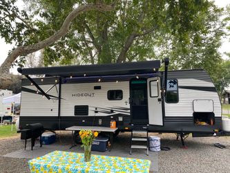 2020 Keystone Hideout 26BHWE – Loaded, Camping Ready, Excellent Condition