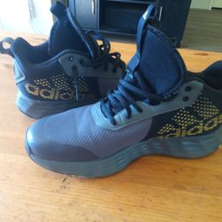 Adidas Tennishoes Boys Size 7