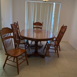 Dinning Table And 6 Chairs 