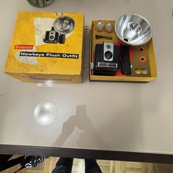 Vintage Kodak Brownie Hawkeye Flash Outfit with Original Box
