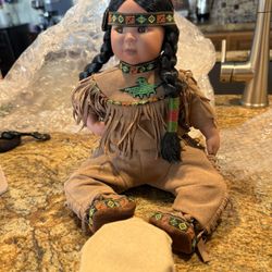 7 The Danbury Mint Artaffects Native American dolls By Perillo