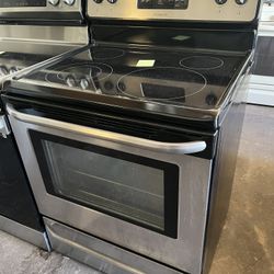 Frigidaire Stainless Steel Glasstop Electric Stove 