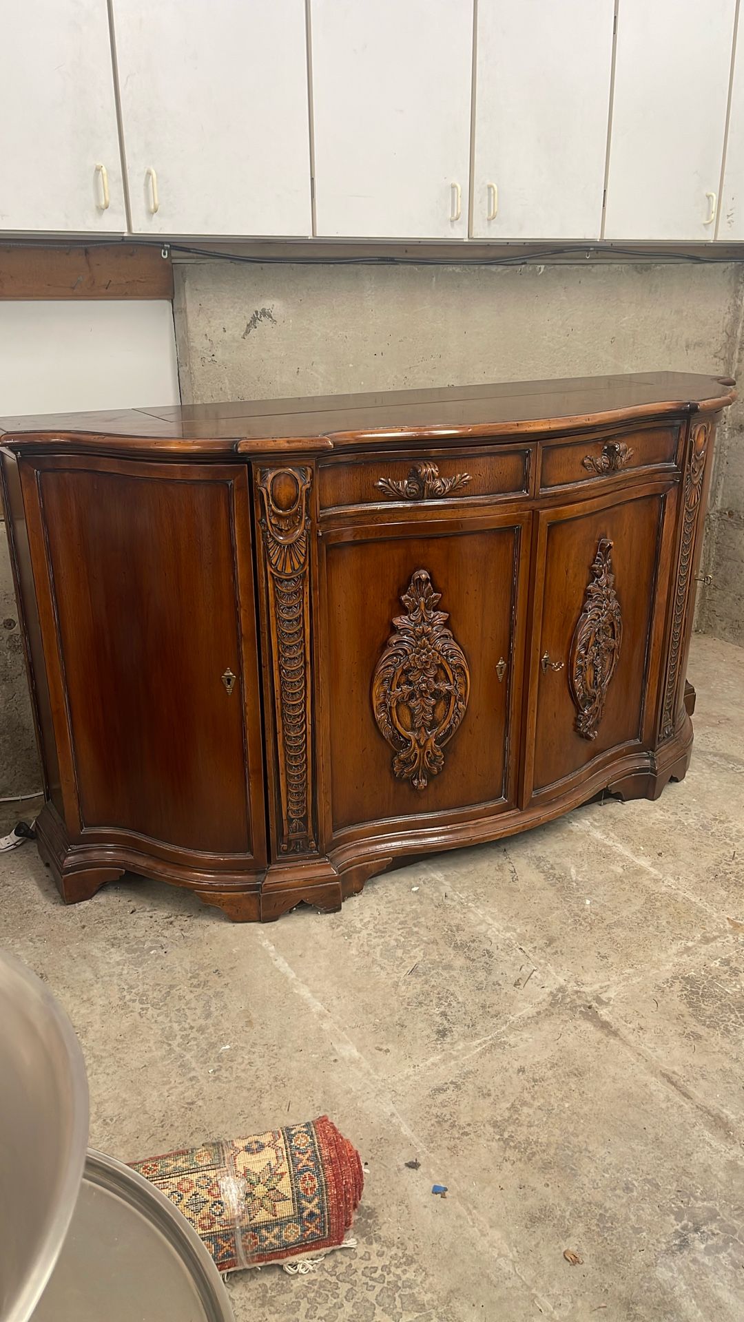 TV Lift Box. Elegant cabinet with pop up TV carrier.