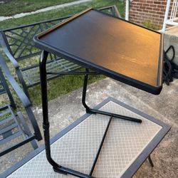 Adjustable couch table