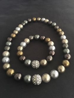 Beautiful Vintage Necklace & Bracelet Jewelry Set by “Cookie Lee"