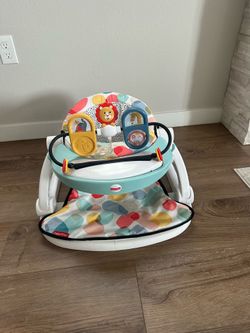 Baby chair with tray