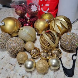 Gold And Red Different Size Christmas Ball Ornaments 