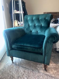Green Velvet Tufted Comfortable Accent Chair