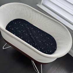 Snoo smart sleeper bassinet 