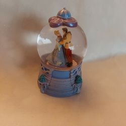 Cinderella Dancing With The Prince - No Music. Only Snowglobe