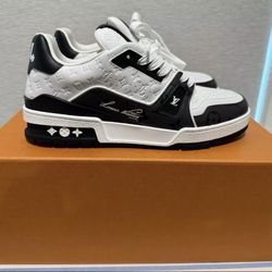 Louis Vuitton Sneaker LV