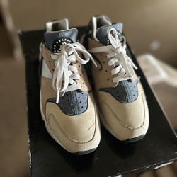 Nike Air Huarache ‘Escape’ Size 8.5