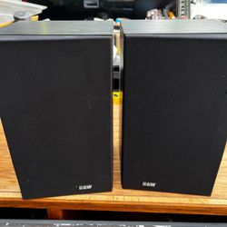 B&W Bookshelf Speakers Pair