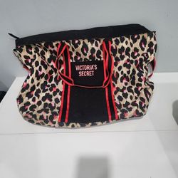 Duffel Bag Victoria Secret  25$