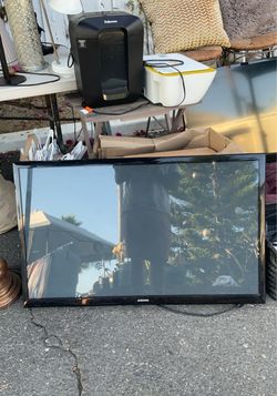 3 different  Flat Screen TV