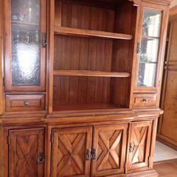 A.R.T. Furniture Solid Wood China Cabinet – Lighted Hutch with Seeded Glass
