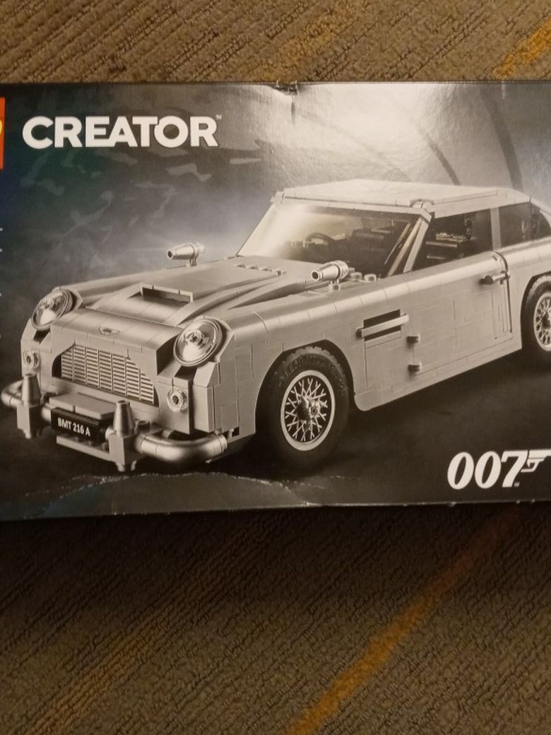 LEGO'S James Bond Aston Martin