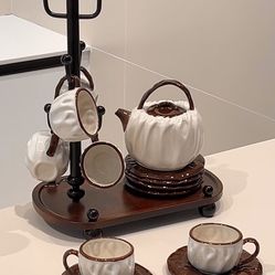 Yea Cup and Tea Pot Set 
