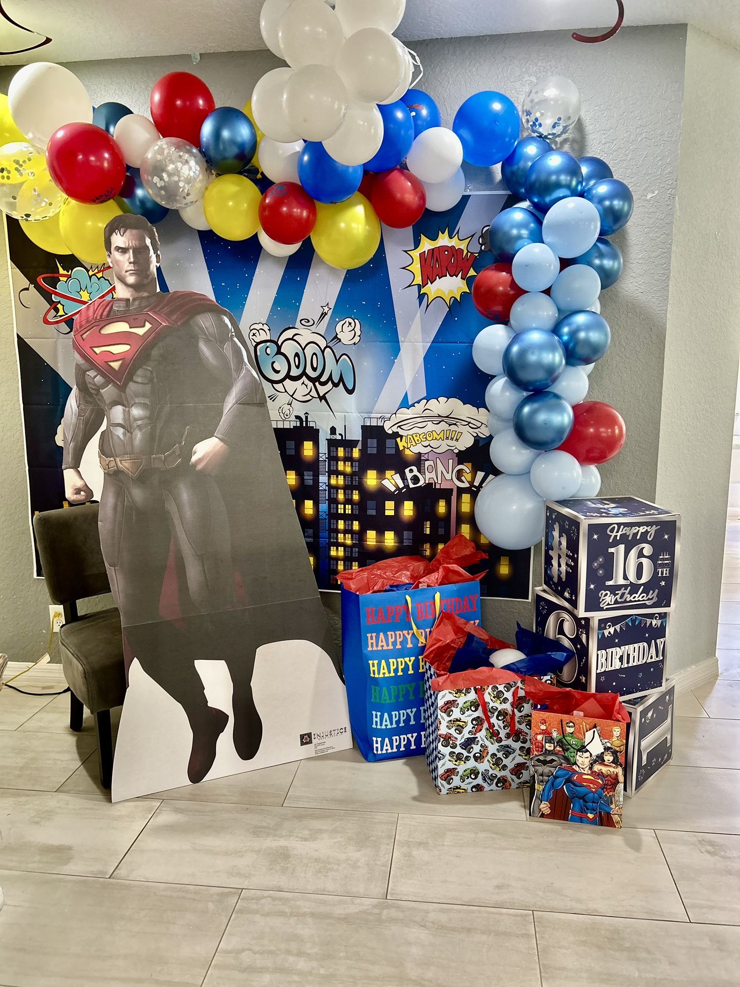 Superman Stand Up Cutout Decor