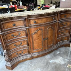 Dresser Set And Mirror