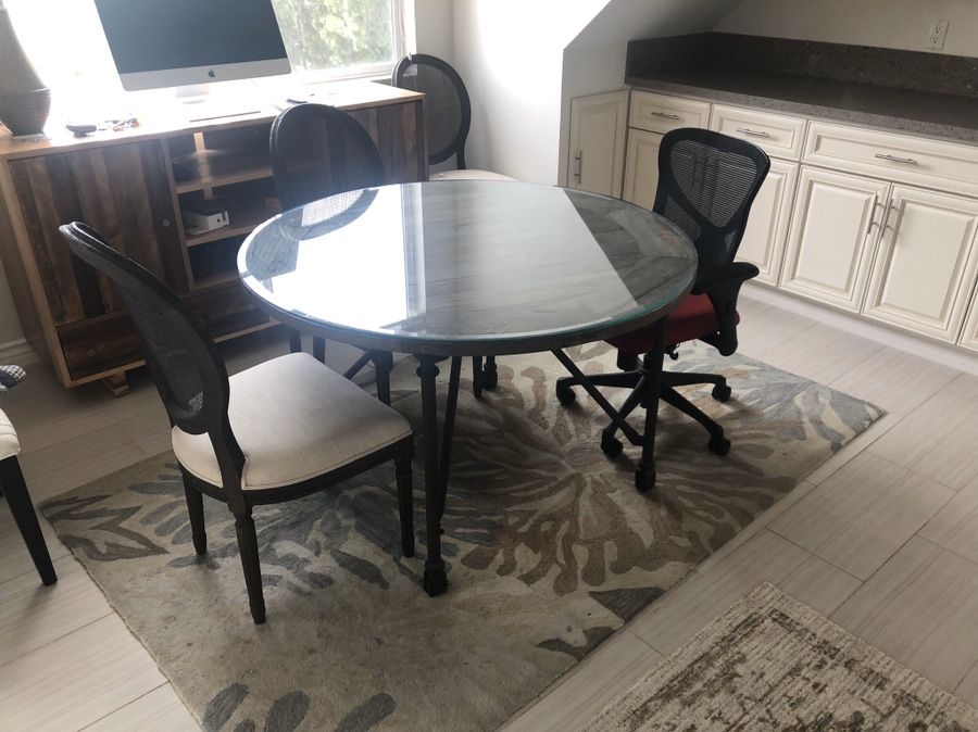 Dining Table & Chairs