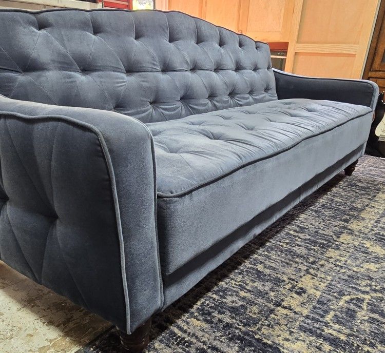 Tufted
Sofa Sleeper