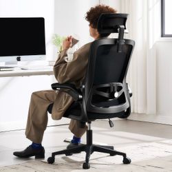 Mesh Office Chair with Headrest & Armrests – Swivel Desk Chair