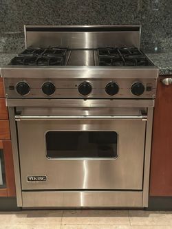 VIKING  GAS RANGE