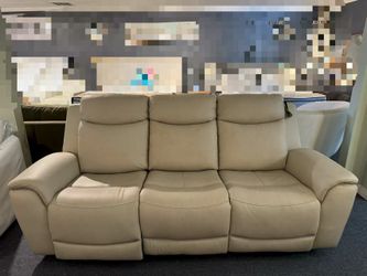 Sanders Leather Power Reclining Sofa with Power Headrests，$850